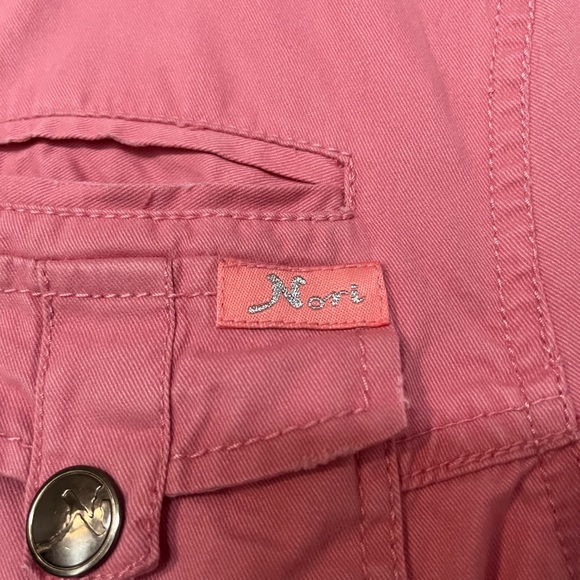 NORI PINK WAIST LENGTH BUTTON DOWN JACKET WITH ELASTIC 3/4 LENGTH SLEEVES - Picture 5 of 10